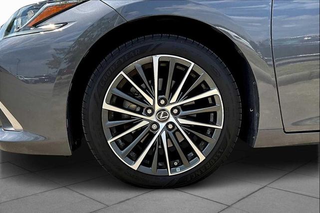 Photo of 2022 Cloudburst Gray Lexus ES 350