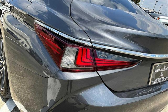 Photo of 2022 Cloudburst Gray Lexus ES 350
