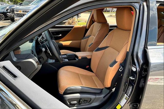 Photo of 2022 Cloudburst Gray Lexus ES 350