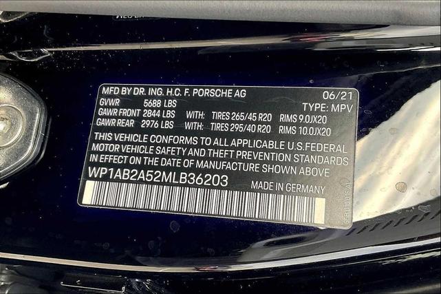 Photo of 2021 Jet Black Metallic Porsche Macan