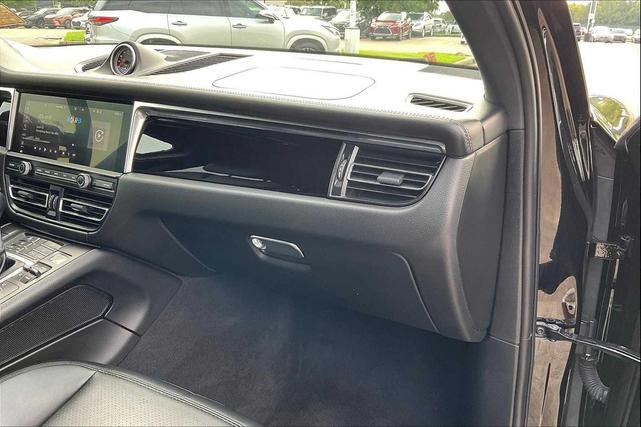 Photo of 2021 Jet Black Metallic Porsche Macan