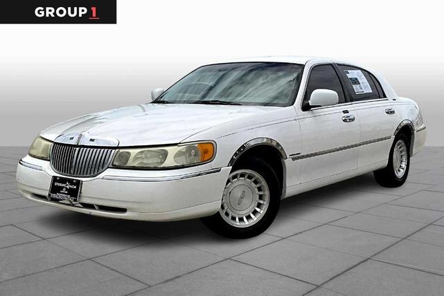 2000 Lincoln Town Car