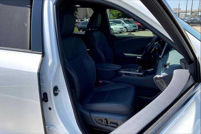 Photo of 2024 Wind Chill Pearl Lexus TX 350