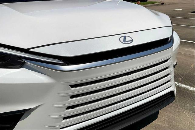 Photo of 2024 Wind Chill Pearl Lexus TX 350