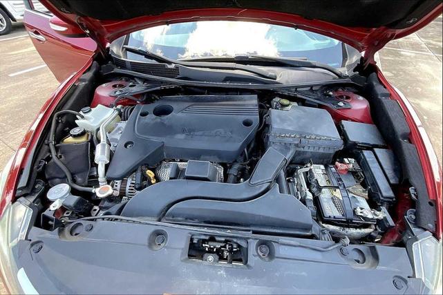 Photo of 2017 Cayenne Red Nissan Altima