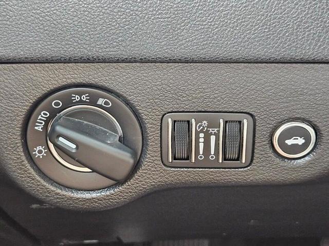 Photo of 2021 White Chrysler 300