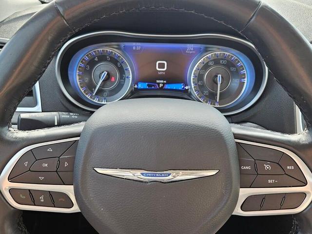 Photo of 2021 White Chrysler 300