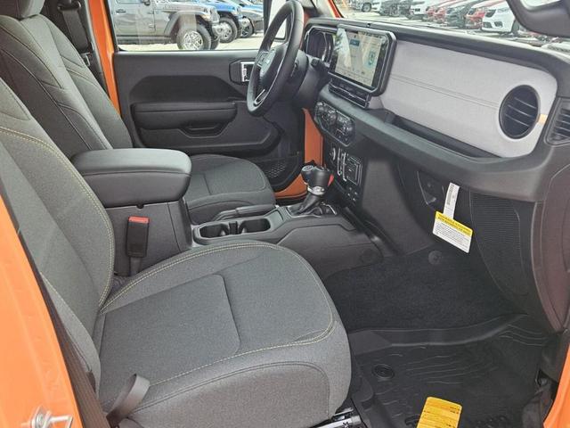Photo of 2025 Orange Jeep Gladiator