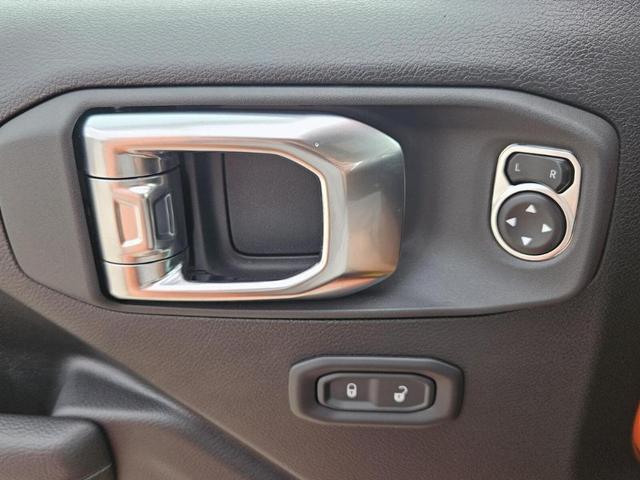 Photo of 2025 Orange Jeep Gladiator