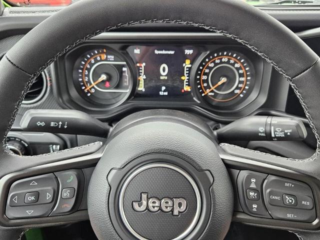 Photo of 2025 Green Jeep Gladiator