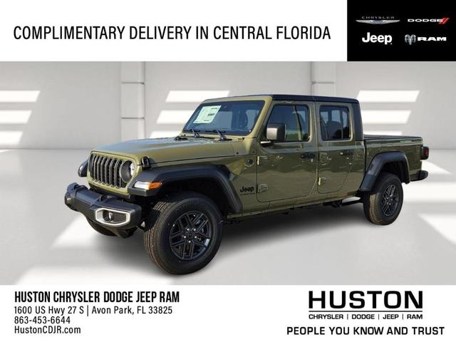 Photo of 2025 Green Jeep Gladiator