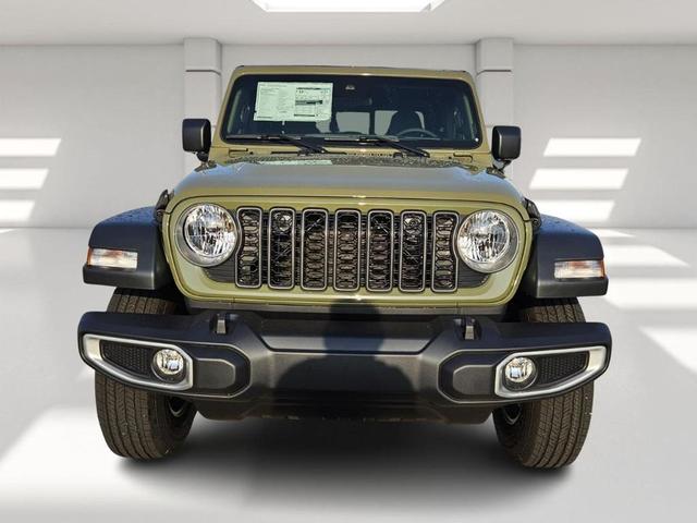 Photo of 2025 Green Jeep Gladiator