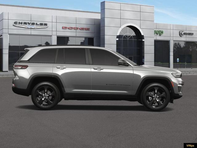 Photo of 2025 Silver Jeep Grand Cherokee