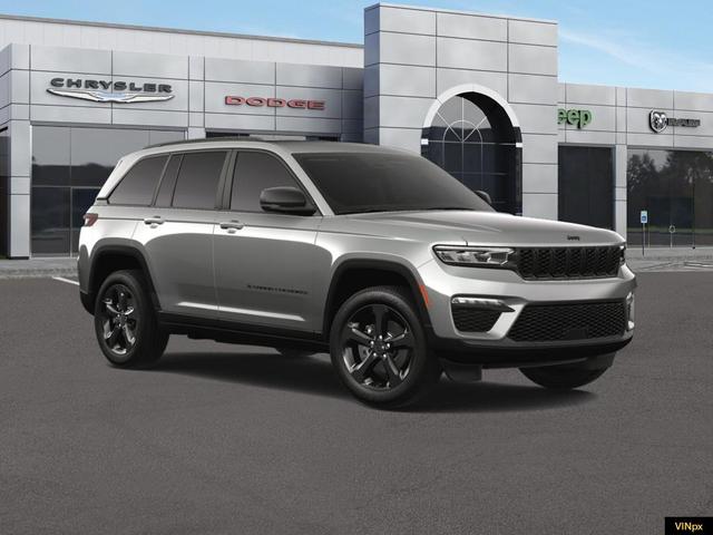Photo of 2025 Silver Jeep Grand Cherokee