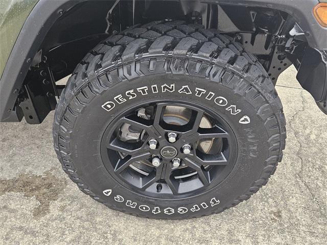 Photo of 2024 Green Jeep Gladiator