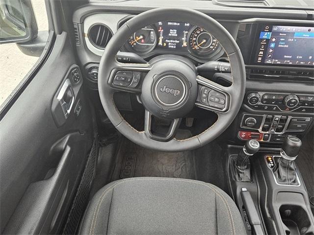 Photo of 2024 Green Jeep Gladiator