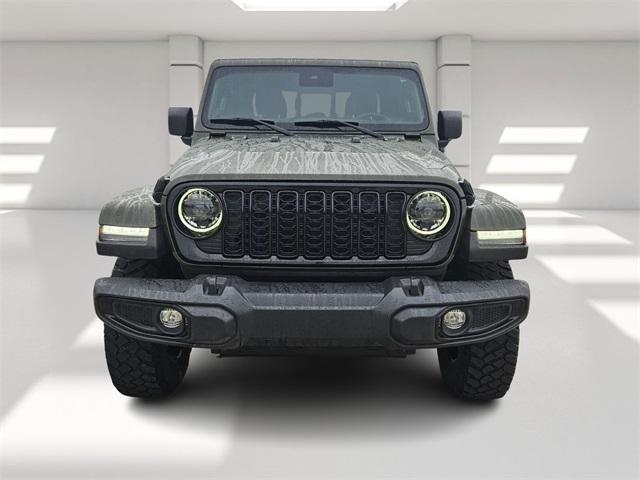 Photo of 2024 Green Jeep Gladiator