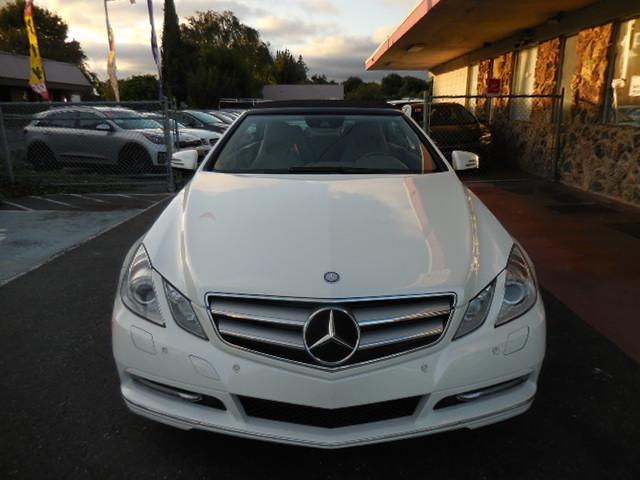 Photo of 2012 White Mercedes-Benz E-Class