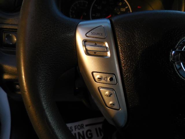 Photo of 2016 Cloud White Nissan Versa