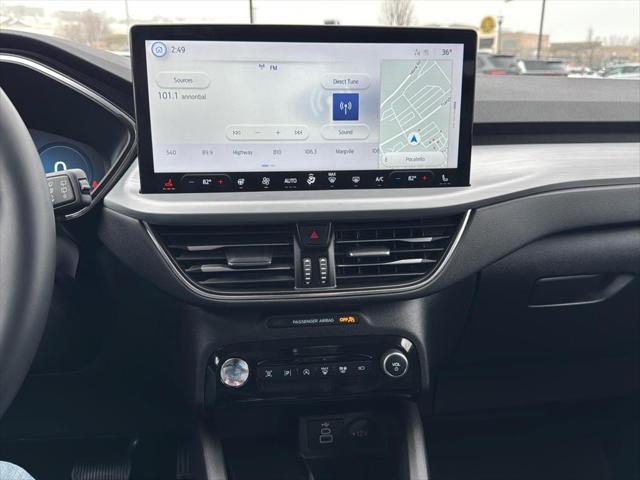 Photo of 2024 Iconic Silver Metallic Ford Escape