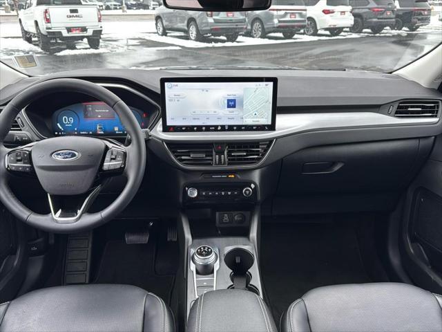 Photo of 2024 Iconic Silver Metallic Ford Escape