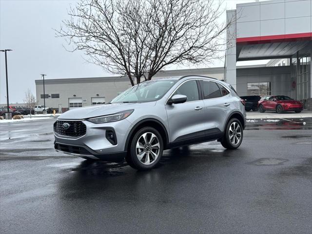 Photo of 2024 Iconic Silver Metallic Ford Escape