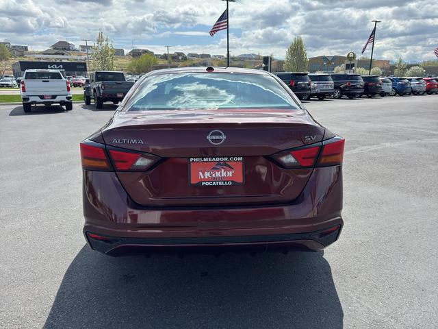 Photo of 2023 Red/Red Nissan Altima
