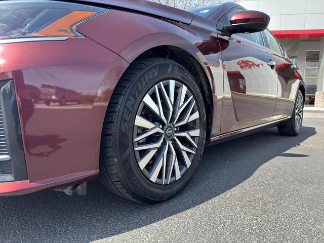 Photo of 2023 Red/Red Nissan Altima