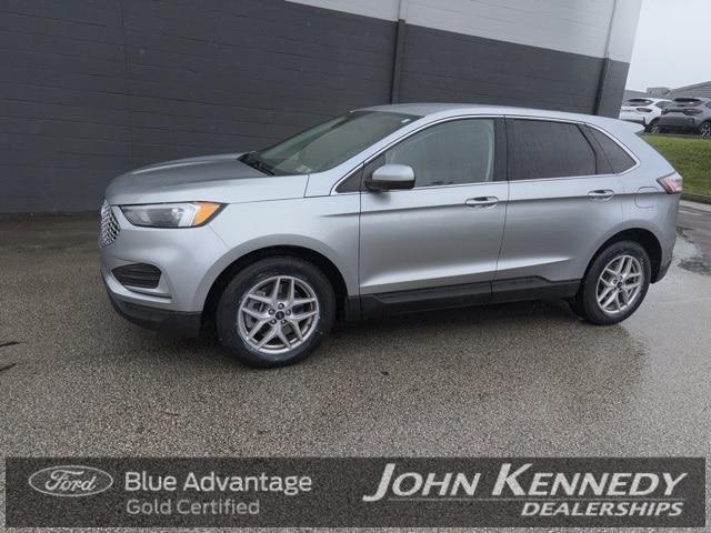 Photo of 2024 ICONIC SILVER Ford Edge