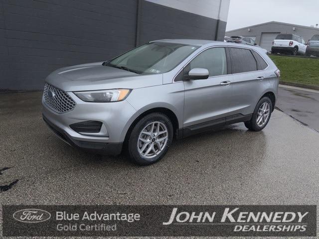 Photo of 2024 ICONIC SILVER Ford Edge