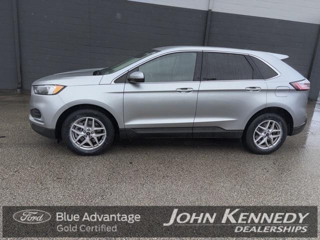 Photo of 2024 ICONIC SILVER Ford Edge