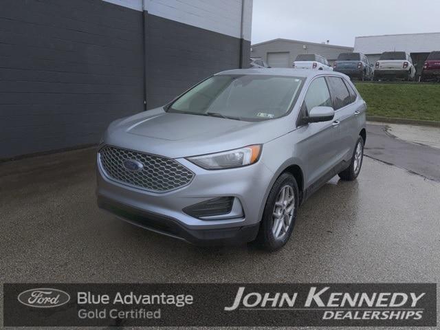 Photo of 2024 ICONIC SILVER Ford Edge