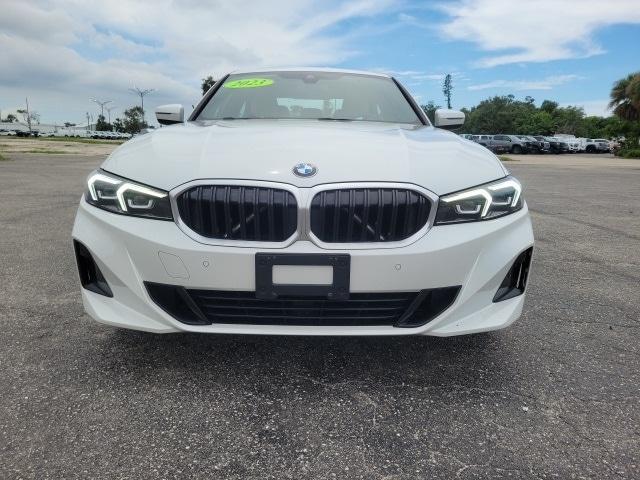 Photo of 2023 White Metallic BMW 330