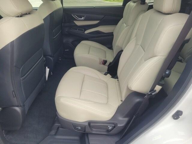 Photo of 2025 White Pearl Subaru Ascent