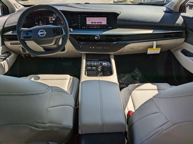 Photo of 2025 White / Black Nissan Murano