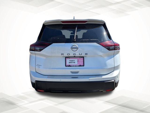 Photo of 2025 Everest White P Nissan Rogue