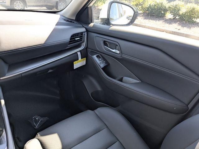 Photo of 2025 Everest White P Nissan Rogue