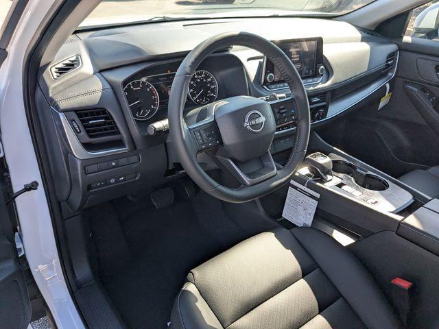 Photo of 2025 Everest White P Nissan Rogue