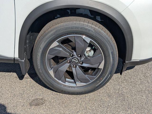 Photo of 2025 Everest White P Nissan Rogue