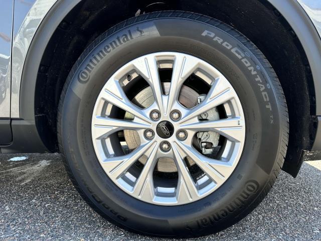 Photo of 2025 Gray Metallic Ford Escape
