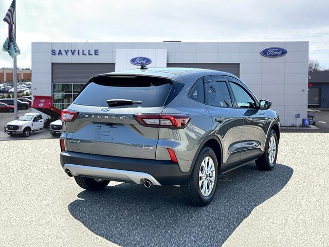 Photo of 2025 Gray Metallic Ford Escape