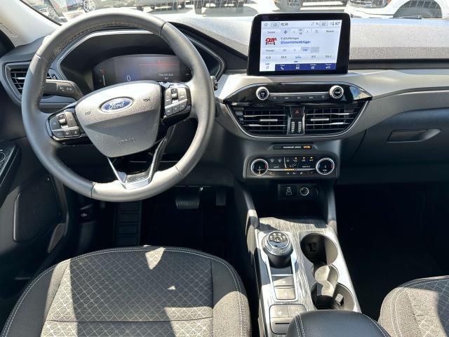 Photo of 2025 Gray Metallic Ford Escape