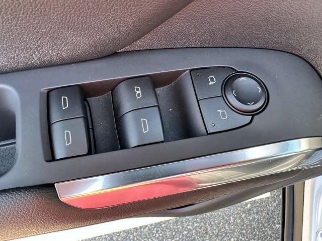 Photo of 2024 Iridescent Pearl Tricoat Chevrolet Traverse
