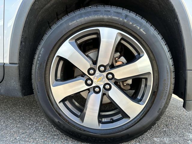 Photo of 2020 Silver Ice Metallic Chevrolet Traverse