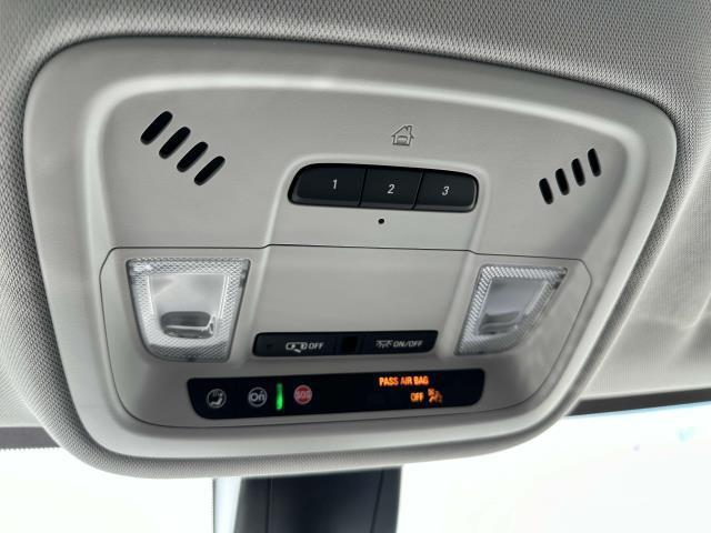 Photo of 2020 Silver Ice Metallic Chevrolet Traverse