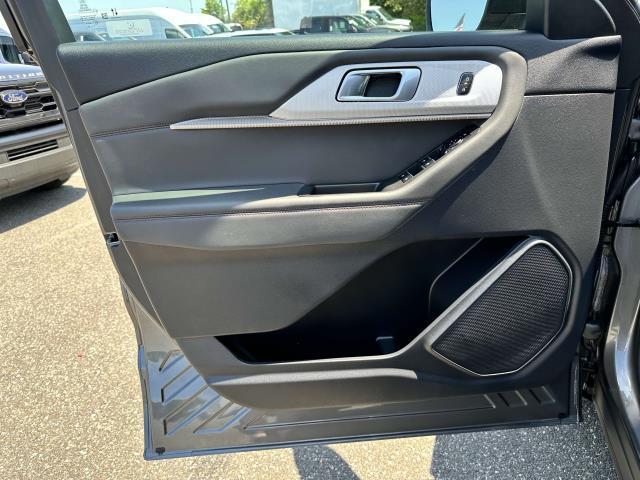 Photo of 2025 Carbonized Gray Metallic Ford Explorer