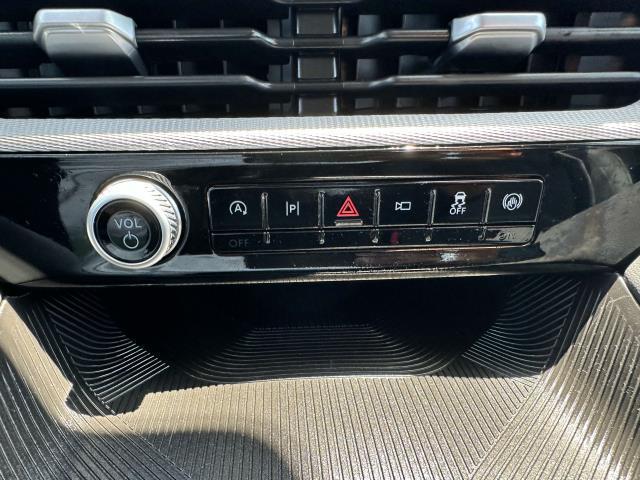 Photo of 2025 Carbonized Gray Metallic Ford Explorer