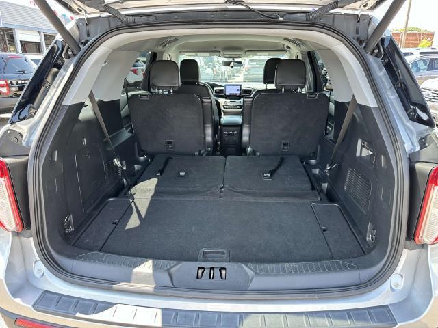 Photo of 2022 Iconic Silver Metallic Ford Explorer
