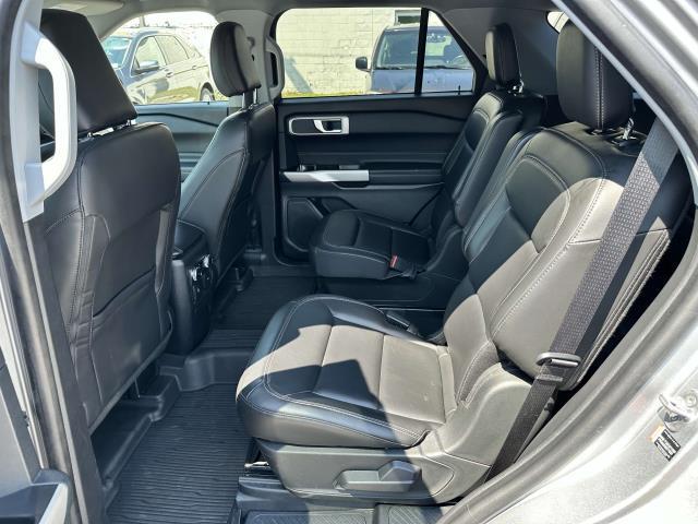 Photo of 2022 Iconic Silver Metallic Ford Explorer