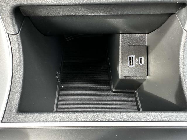 Photo of 2024 Carbonized Gray Metallic Ford Edge